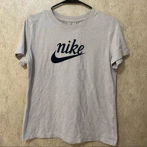 Nike | Medium Short Sleeve Shirt